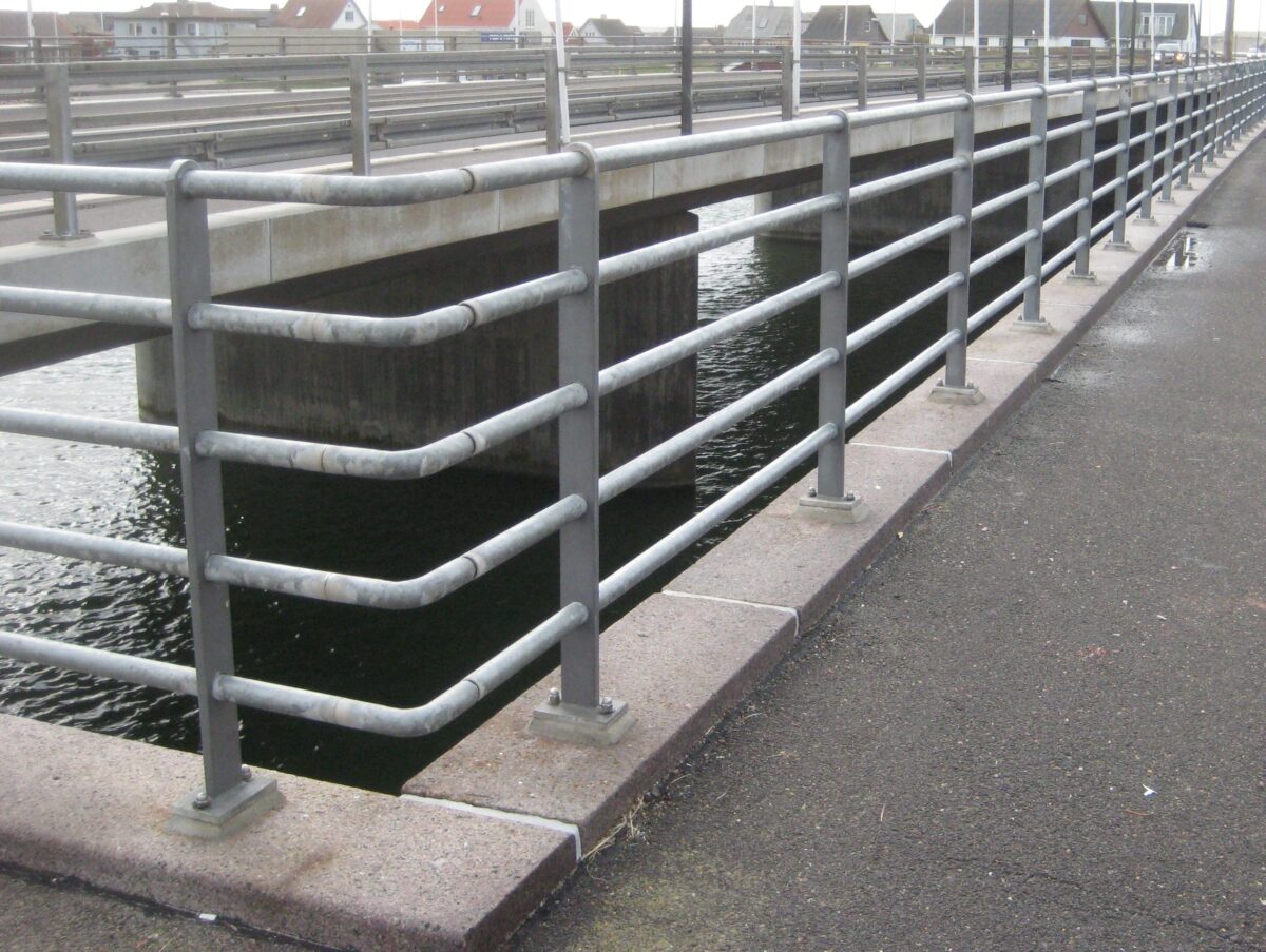 Banerækværk i stål