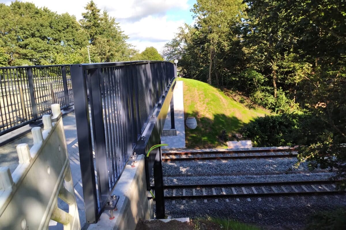 Stibro i stål over jernbane