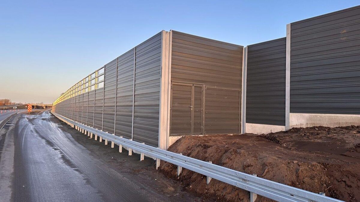 DAV NORDIC støjskærm langs motorvej ved Nyborg på Fyn