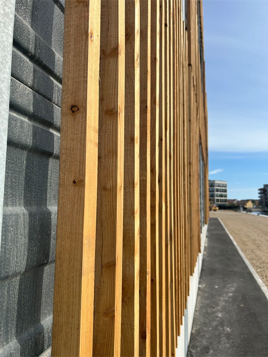 trælameller på støjskærm ved Fredericia Havn